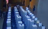Selfie çekerken 200 bin dolarlık heykelleri domino taşı gibi yıktı! İşte o görüntüler