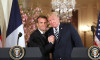 Trump Macron'u ikna etti! İnternet vergileri askıya alındı