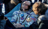 Kadın astronot, dünyaya rekorla döndü!