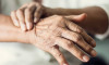 Parkinson hastalarına özel 'ekran sabitleme' uygulaması