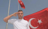 Podolski’den bayraklı asker selamı paylaşımı