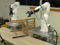 Mobilya monte edebilen robot geliştirildi