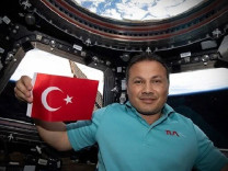 Türkiye o saate kilitlendi: Alper Gezeravcı uzaydan dönüyor! 