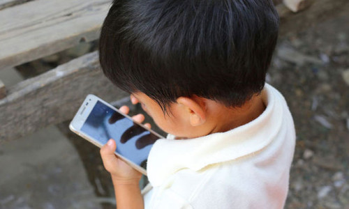 Çocukların kullandığı telefona güvenli internet