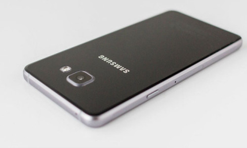 Samsung 2018 model Galaxy A7'yi yanlışlıkla doğruladı