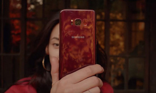 Samsung kırmızı Galaxy S8'i duyurdu 