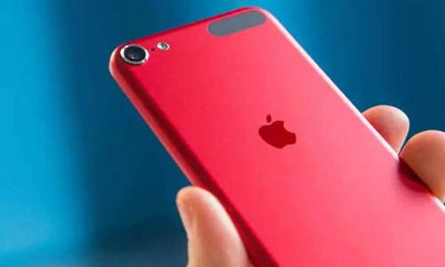 Apple kırmızı iPhone'ları duyurdu