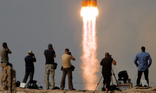 Rusya uzaya 2.5 ton takviye gönderdi