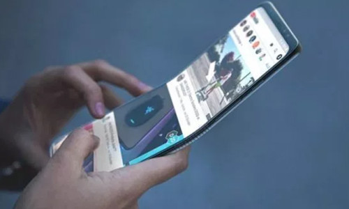 Samsung'un katlanabilir telefonu fiyatıyla üzecek