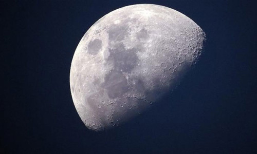 Ay'ın karanlık yüzünü keşfetmek için uydu gönderdi