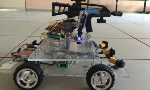 Şehit haberlerine üzülen öğrenciler askeri robot geliştirdi