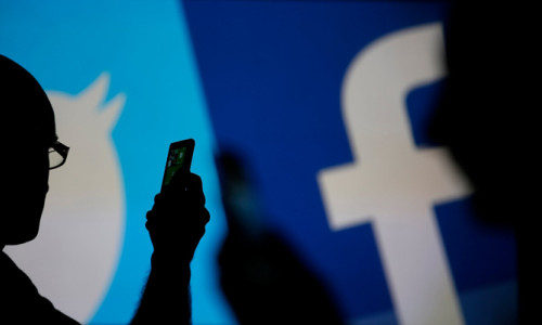 Rusya, Twitter ve Facebook'a karşı harekete geçti