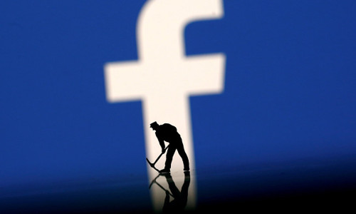 Facebook Rus bağlantılı hesapları kapattı