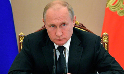Putin yasayı onayladı: Rus olmayanlar yasaklanacak