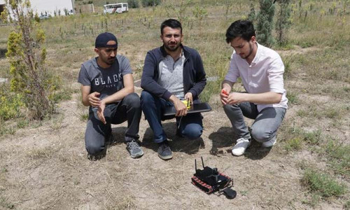 Üniversite öğrencileri mayın arama robotu geliştirdi