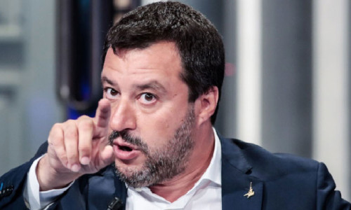 Facebook ırkçı Salvini'nin görüntüsünü kaldırdı