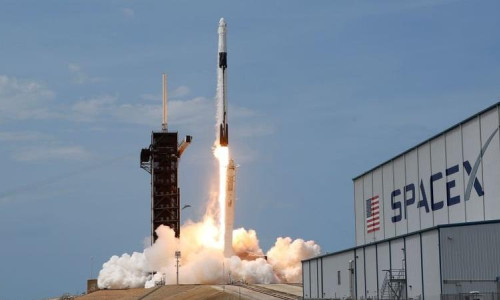 SpaceX, Starlink ağı için 60 internet uydusunu daha uzaya fırlattı
