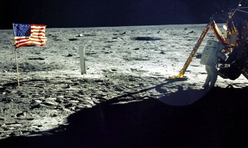 Neil Armstrong'un fotoğrafları açık artırmaya çıktı