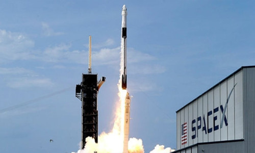 SpaceX'in Crew-1 istasyona başarıyla kenetlendi