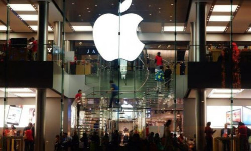 Apple Çin'dekileri açtı, dünyayı kapatıyor