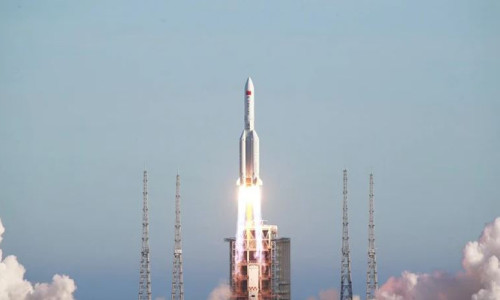 Çin'in uzaya gönderdiği roket İticisi kontrolsüz bir şekilde Dünya'ya düştü