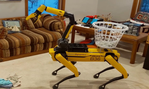 Boston Dynamics'in robotu ev topluyor