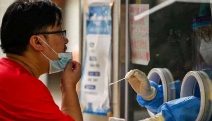 Çin'de iPhone fabrikasında 300 bin işçi karantinaya alındı