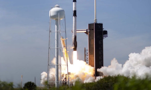 SpaceX'in Dragon kapsülü Uzay İstasyonu'na fırlatıldı