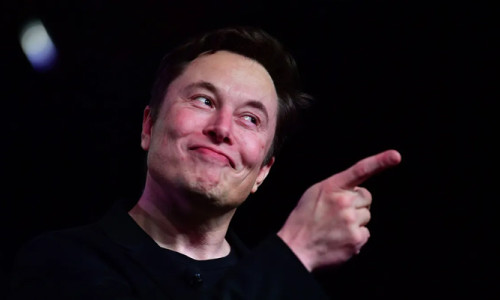 Elon Musk, kendi sosyal medya platformu için kolları sıvadı