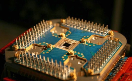 Google en güçlü kuantum bilgisayarı yapacak
