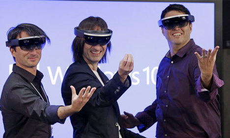 Microsoft'tan sanal gerçeklik gözlüğü HoloLens