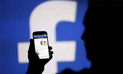 Facebook'un gelirleri dolardan etkilendi